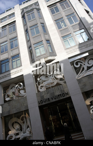 Fassade von Louis Vuitton Store in New Bond Street, London. Stockfoto