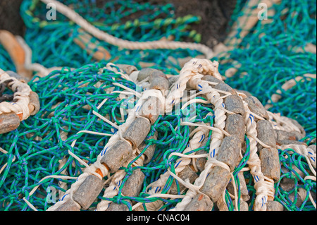 Pazifische Hering Ringwade net und Leitung Linie auf Stapel auf Angelboot/Fischerboot in Sitka, Alaska. Stockfoto