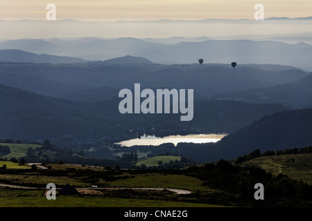 Frankreich, Puy de Dome, Parc Naturel Regional des Vulkane d ' Auvergne (regionaler Natur Park der Auvergne Vulkane), Lac Chambon Stockfoto