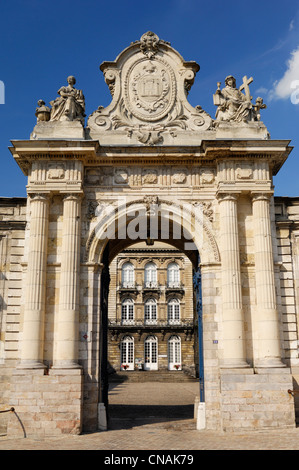 Frankreich, Pas-De-Calais, Arras, Tor der Abtei von Saint-Vaast beherbergt das Museum der schönen Künste und die Bibliothek von Arras Stockfoto