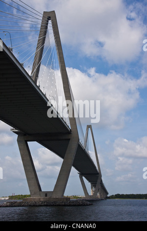 Arthur Ravenel Bridge zwischen Mount Pleasant und Charleston, South Carolina Stockfoto