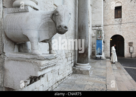 Italien, Apulien, Bari, die Altstadt, Basilica di San Nicola (St Nicholas Basilica) erbaut zwischen 1087 und 1197, während die Stockfoto