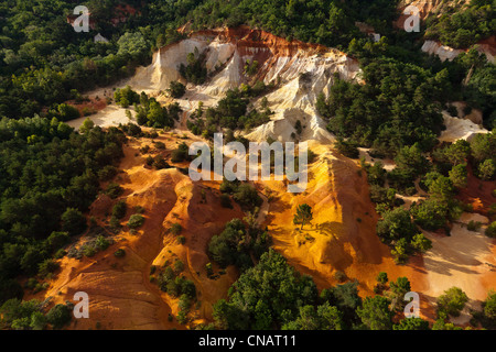 Frankreich, Vaucluse, Rustrel, Colorado Provencal, Steinbrüche alte Ocker (Luftbild) Stockfoto