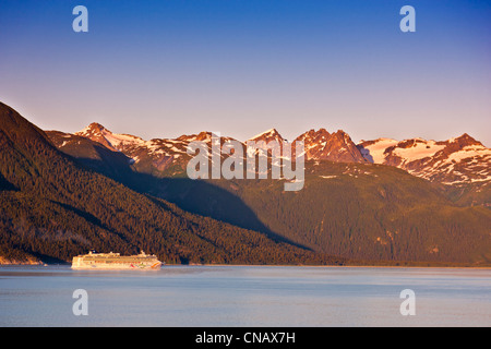 Kreuzfahrtschiff Chilkoot Inlet in Richtung Lynn Canal, Haines, Alaska Stockfoto