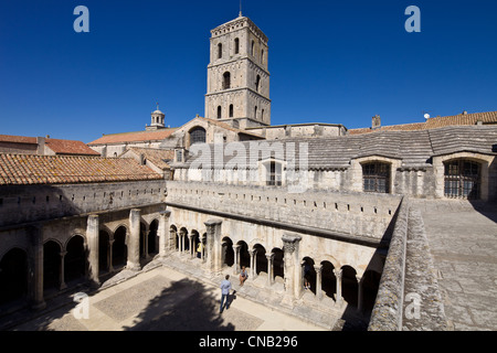 Frankreich, Bouches du Rhone, Arles, St. Trophime Kirche als Weltkulturerbe der UNESCO, das Kloster aufgeführt Stockfoto