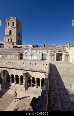 Frankreich, Bouches du Rhone, Arles, St. Trophime Kirche als Weltkulturerbe der UNESCO, das Kloster aufgeführt Stockfoto