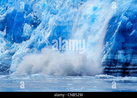 Nahaufnahme von Hubbard Gletscher Kalben in Ernüchterung Bay, Yakutat, südöstlichen Alaska, Sommer Stockfoto