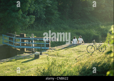 Frankreich, Ille et Vilaine, Hede, Canal Ille et Rance, Radfahrer Stockfoto