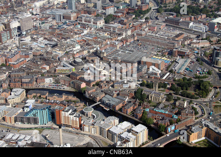 Luftaufnahme des Fluss Aire und Riverside von Leeds City Centre, einschließlich The Calls und Kirkgate Market Stockfoto