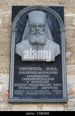 Erzbischof Luka (geb. Valentin Felixovich Voyno-Yasenetsky), (1877-1961). Gedenktafel. Kertsch. Krim. Ukraine. Stockfoto