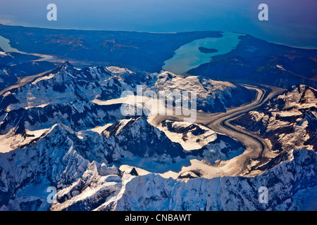 Luftaufnahme der Coastal Mountains und Gletscher nördlich von Juneau, Alaska Southeast, Sommer Stockfoto