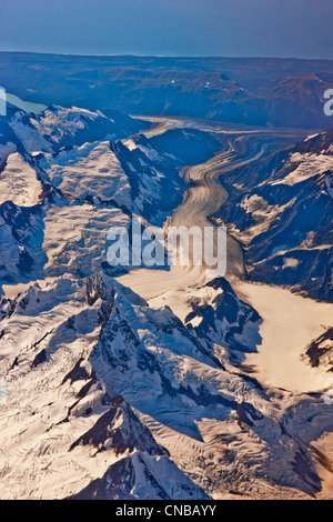 Luftaufnahme der Coastal Mountains und Gletscher nördlich von Juneau, Alaska Southeast, Sommer Stockfoto