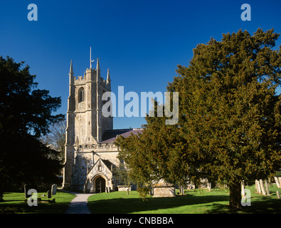 Avebury WI St James Kirche Blick von Süden Stockfoto