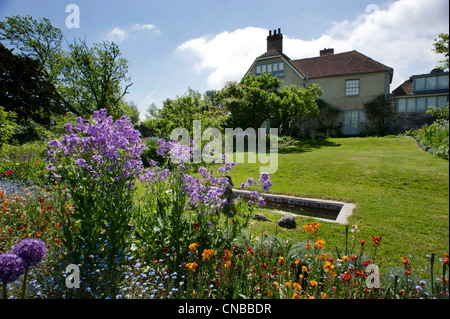 Charleston Farmhouse, in der Nähe von Lewes, East Sussex, England, Heimat des Bloomsbury-Sets. Stockfoto