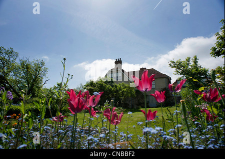 Charleston Farmhouse, in der Nähe von Lewes, East Sussex, England, Heimat des Bloomsbury-Sets. Stockfoto