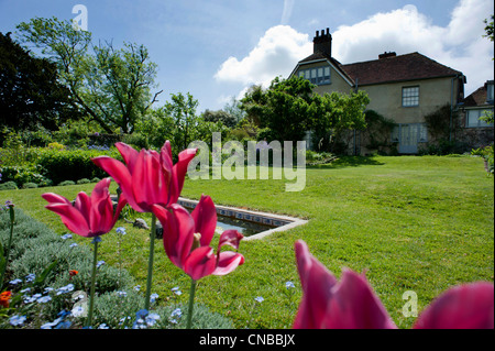 Charleston Farmhouse, in der Nähe von Lewes, East Sussex, England, Heimat des Bloomsbury-Sets. Stockfoto