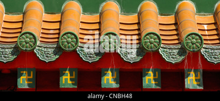 Singapur, Details der das Dach des Tempels Goddness der Barmherzigkeit (Guanyin oder Kwan Im Thong Hood Cho), ein chinesischer buddhistischer Tempel Stockfoto