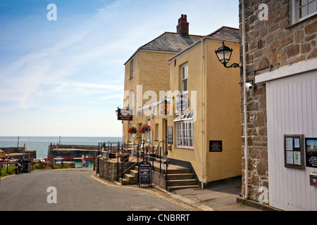 Das Pier House Hotel und Restaurant am Hafen von Charlestown, Cornwall, England, UK Stockfoto