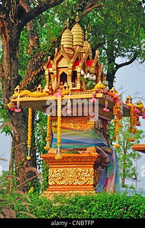 Buddhistischen Geisterhaus im Garten, Udon Thani Provinz Udon Thani, Thailand Stockfoto