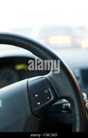 Moderne PKW-Innenraum (flachen DOF - selektiven Fokus, getönten Farbbild) Stockfoto
