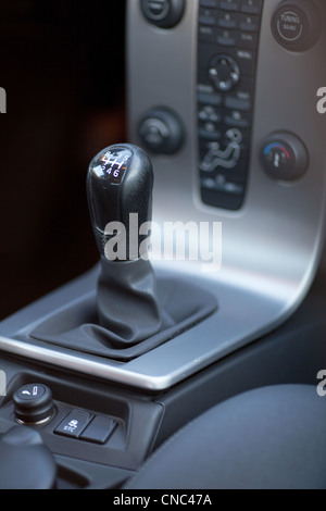 Moderne PKW-Innenraum (flachen DOF - selektiven Fokus, getönten Farbbild) Stockfoto