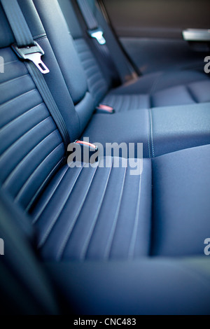 Moderne PKW-Innenraum (flachen DOF - selektiven Fokus, getönten Farbbild) Stockfoto