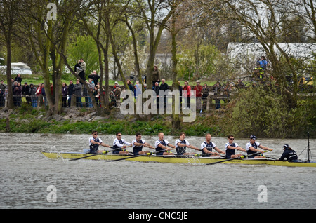Oxford-Team - 158. Xchanging Oxford & Universitäten Cambridge Boat Race Stockfoto