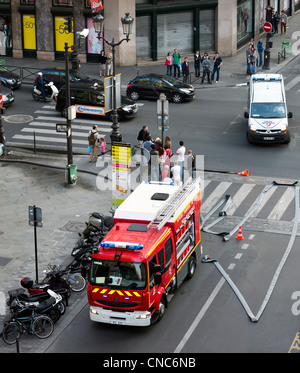 Paris Feuerwehr und Polizei in Aktion Stockfoto