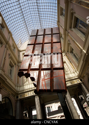 Belgische Schokolade Schild in der historischen Galerie Saint Hubert Shopping Mall in Brüssel, Belgien Stockfoto