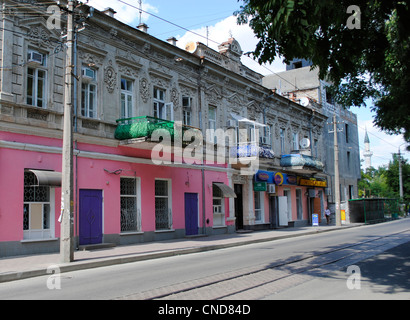 Ukraine. Die autonome Republik Krim. Jevpatoria. Revolution-Straße. Stockfoto