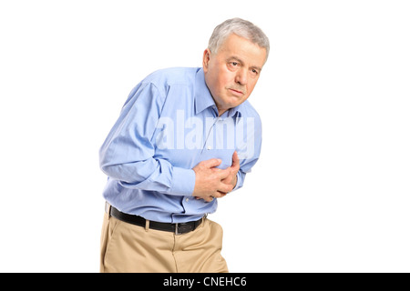 Ältere Mann einen Herzinfarkt isoliert auf weißem Hintergrund Stockfoto