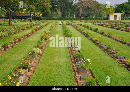 Kanchanaburi (Don-Rak) Soldatenfriedhof, Saeng Chuto Straße, Kanchanaburi, Provinz Kanchanaburi, Thailand Stockfoto