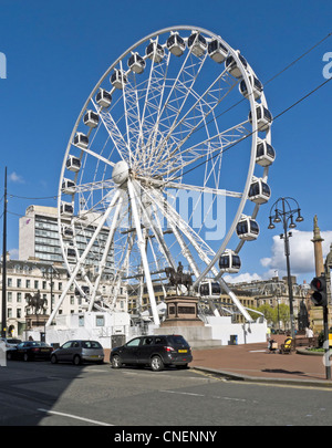 Wheel of Glasgow in George Square Glasgow Schottland präsentiert von großen Sehenswürdigkeiten der Stadt. Stockfoto