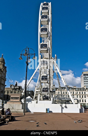 Wheel of Glasgow in George Square Glasgow Schottland präsentiert von großen Sehenswürdigkeiten der Stadt. Stockfoto