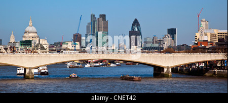 Waterloo Bridge St-Paul-Kathedrale und die Stadt London England UK Stockfoto