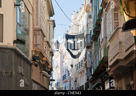 Karnevalsmaske in einer Straße in Cadiz, Andalusien, Spanien Stockfoto