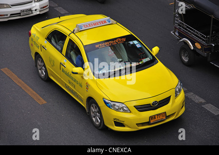 Taxi in neue Phetchaburi Road, Bezirk Ratchathewi, Bangkok, Thailand Stockfoto