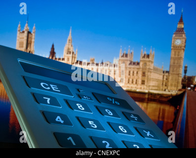 Britische Wirtschaftsprognose Haushaltsfinanzierungskonzept Bild des Rechners und des Houses of Parliament im Hintergrund Westminster London UK Stockfoto