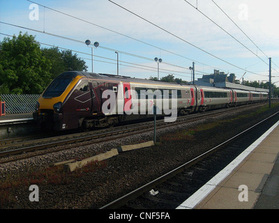 Bombardier Class 221 Super Voyager Nr. 221129 in Durham. Stockfoto