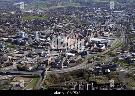 Blick auf die Skyline des Stadtzentrums von Oldham Stockfoto