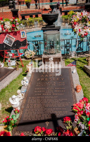 Elvis Presleys Haus und Museum Graceland, Elvis Presleys Grab Stockfoto