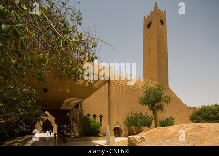 Seite der Moschee im Diplomatenviertel in der Nähe von Al-Kindi Plaza, Riyadh, Saudi Arabien Stockfoto