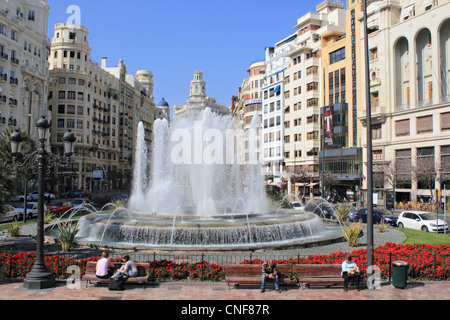 Brunnen in Plaza De La Reina Valencia, Spanien Stockfoto