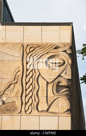 Kunst im öffentlichen Raum auf den Aufbau von Dresden, Deutschland. Stockfoto