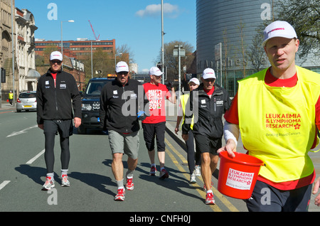 SIR IAN BOTHAM BULLIGE des großen britischen Spaziergang 2012 Manchester - 15. April für Leukämie & LYMPHOM Forschung Stockfoto