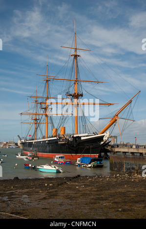 Portsmouth Hafen mit Blick auf die HMS Warrior. Der weltweit erste gepanzerte Kriegsschiff Stockfoto