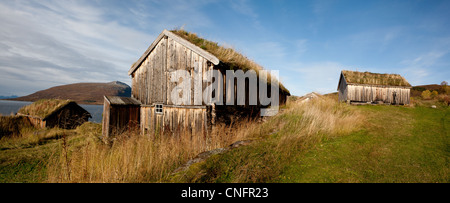 Straumen Gård (Bauernhof) am Straumhella auf der Insel Kvaløya außerhalb Tromsø, Norwegen. Stockfoto