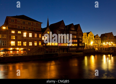 Lunenburg, alten Hafen und mittelalterlichen Häusern der Stint-Markt in der Nacht Stockfoto