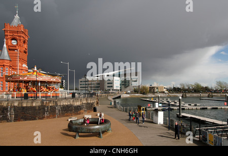 Zu regnen - Cardiff Docks - revitalisiert Dockland jetzt Unterstützung für neue Unternehmen Stockfoto