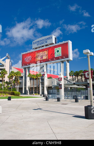 Eintritt in das Raymond James Fußballstadion in Tampa, Florida, wo die Tampa Bay Buccaneers team spielt. Stockfoto